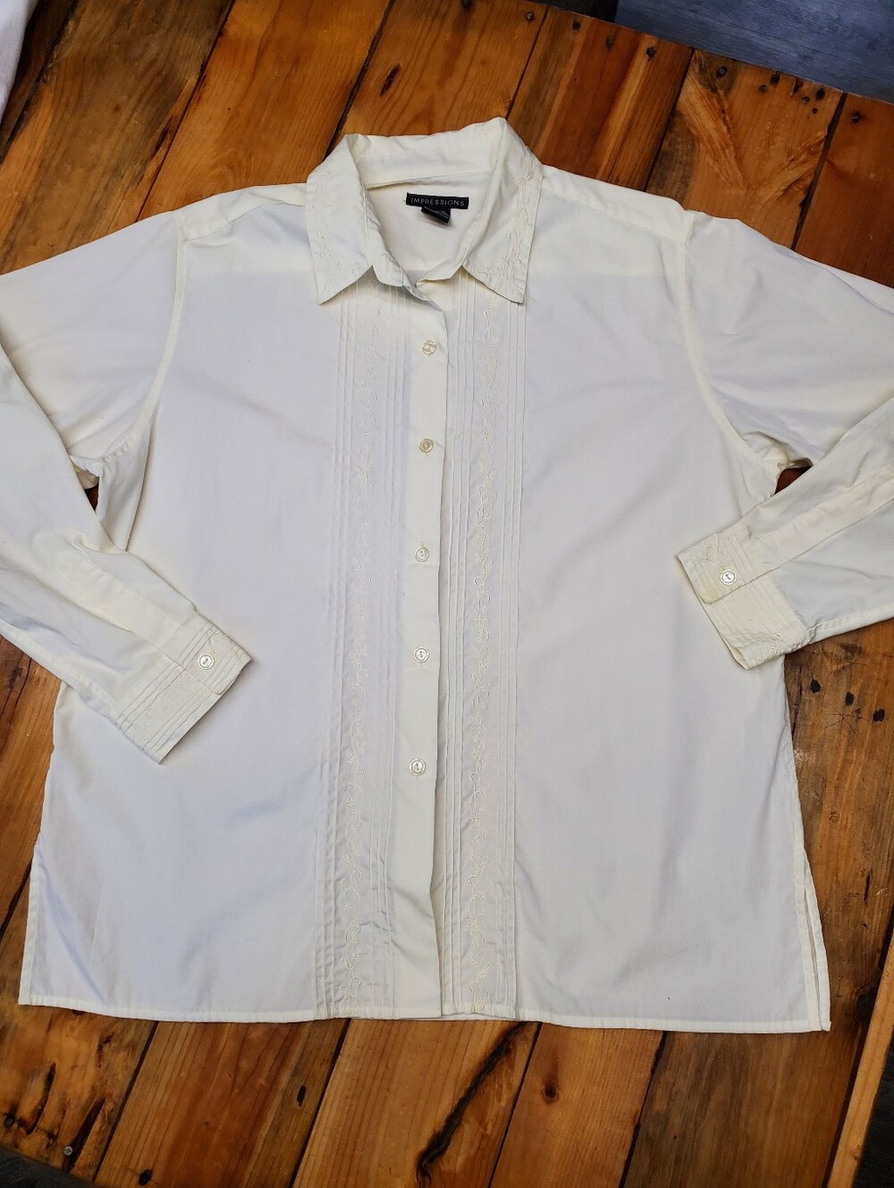 Impressions Ivory Cream Pintuck Embroidered Blouse Long Sleeve Button Down 18